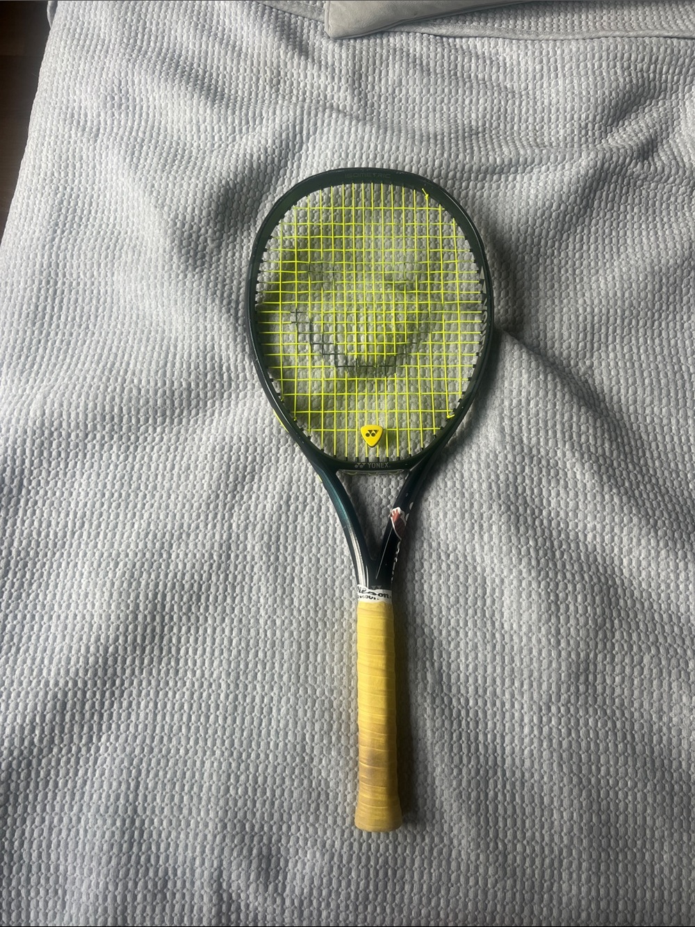 YONEX EZONE 100
